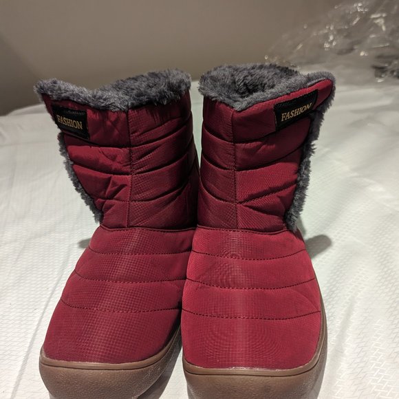 Red Women's Winter Boots - Picture 1 of 4